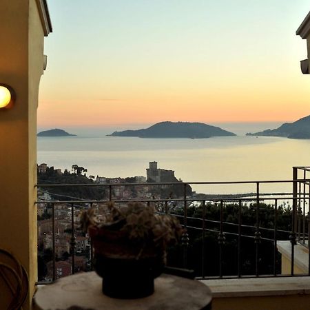 Il Golfo Artisti E Poeti Villa Thea レーリチ エクステリア 写真
